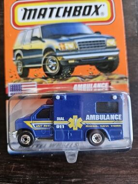 NWT 1998 Matchbox Ambulance